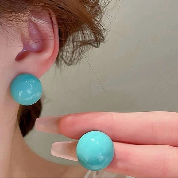 Turquoise Round Stud Earrings - Picture 1 of 2